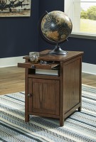 Treytown Brown Chairside Table